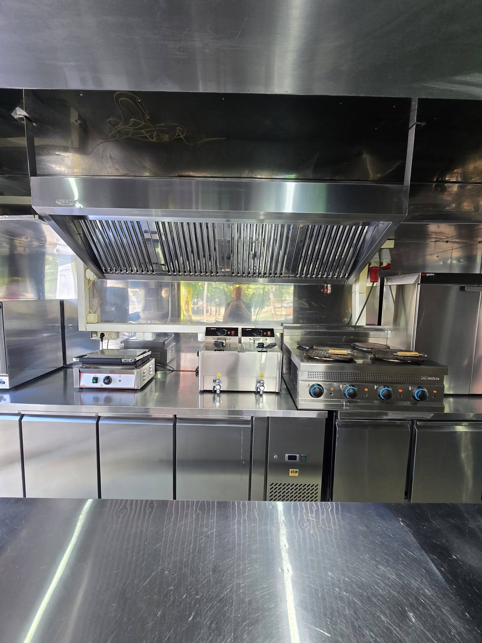 Container bucatarie profesional complet echipat | Bucatarie mobila HoReCa din inox