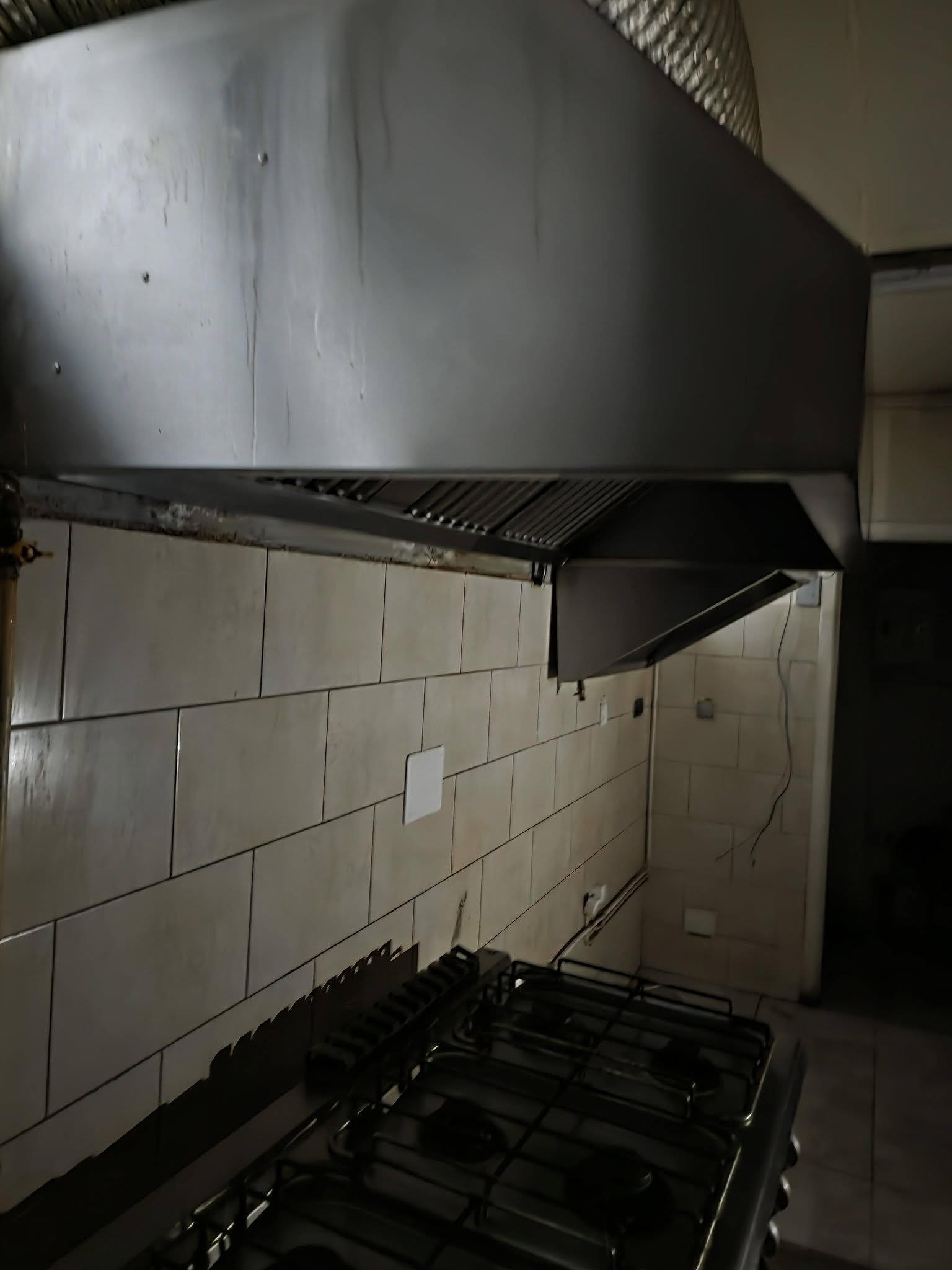 Hota profesionala inox de perete cu filtre labirint | Hota profesionala pentru restaurante si fast-food - Imagine 2