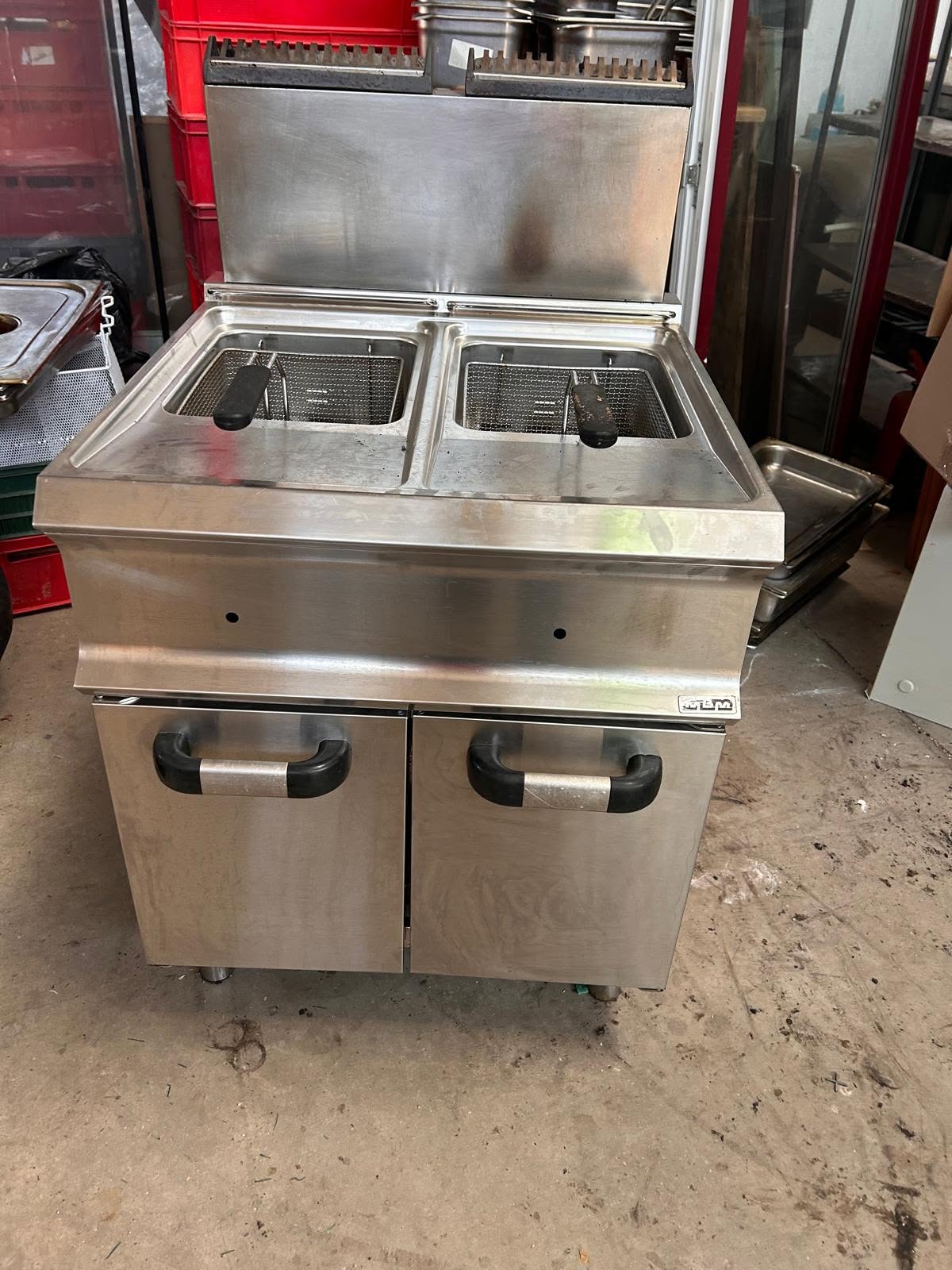 Friteuza profesionala dubla 2 cuve | Linia 700 cu suport inchis si 2 usi | Second Hand