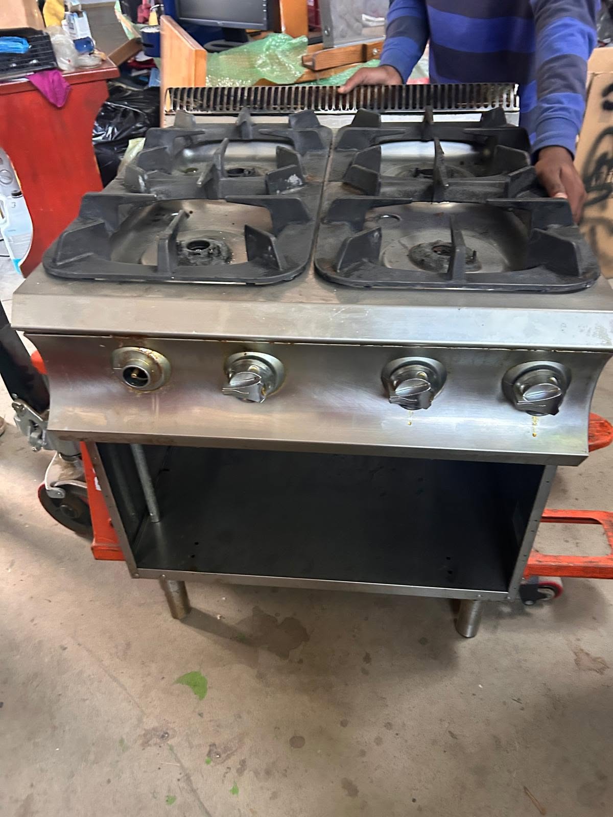 Aragaz profesional MBM 4 focuri | Linia 900 cu suport inchis | Second Hand