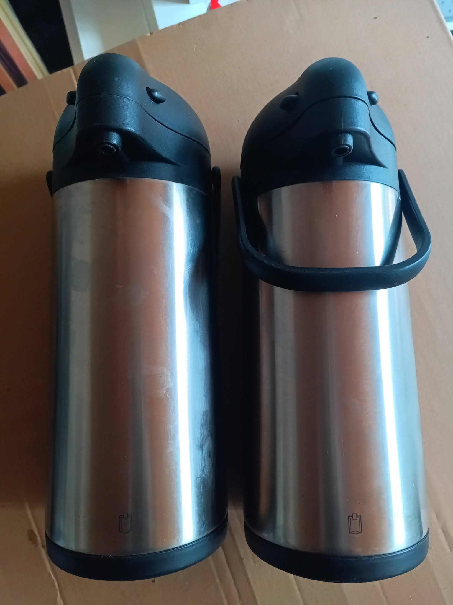 Termos Profesional Inox cu Pompa pentru Cafea, Ceai si Bauturi Calde | Recipient Termoizolant HoReCa