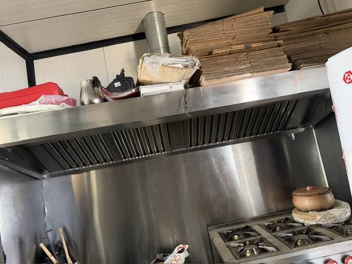 Hota profesionala din inox cu filtre labirint pentru restaurante si bucatarii HoReCa