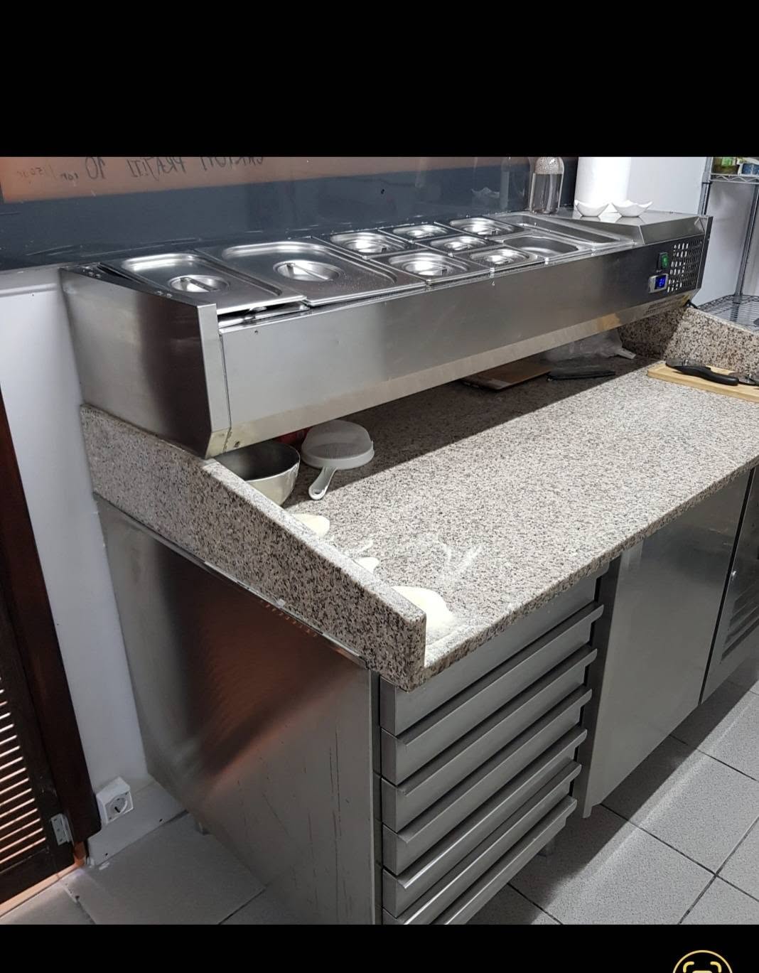 Masa frigorifica profesionala pentru pizza cu blat din granit fara vitrina ingrediente GN - Imagine 4