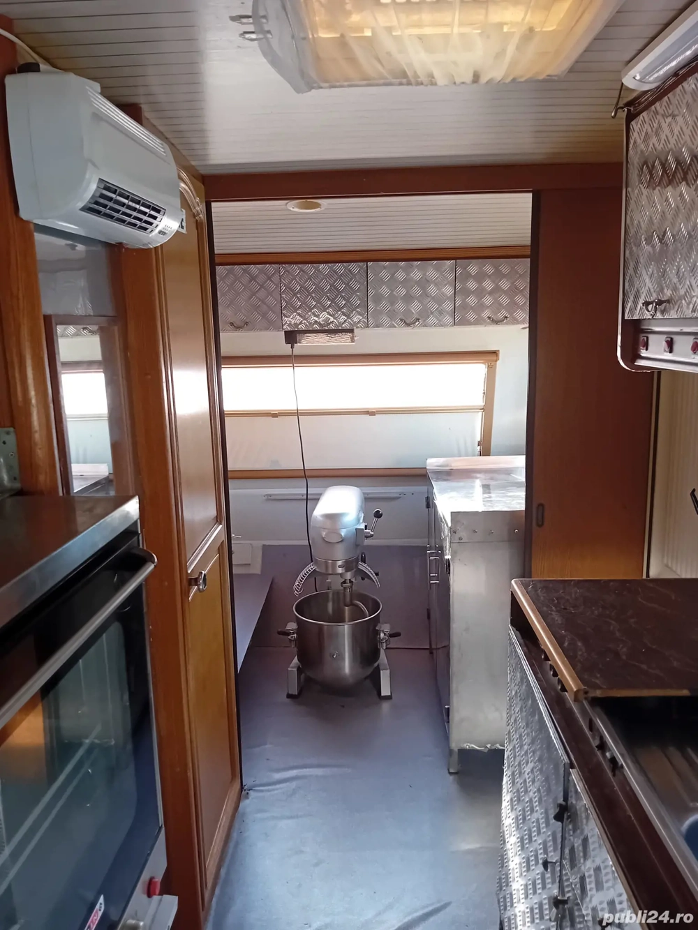 Rulotă gogoserie complet utilată și autorizată DSP/DSV – Afacere la cheie | Echipament HoReCa - Imagine 3