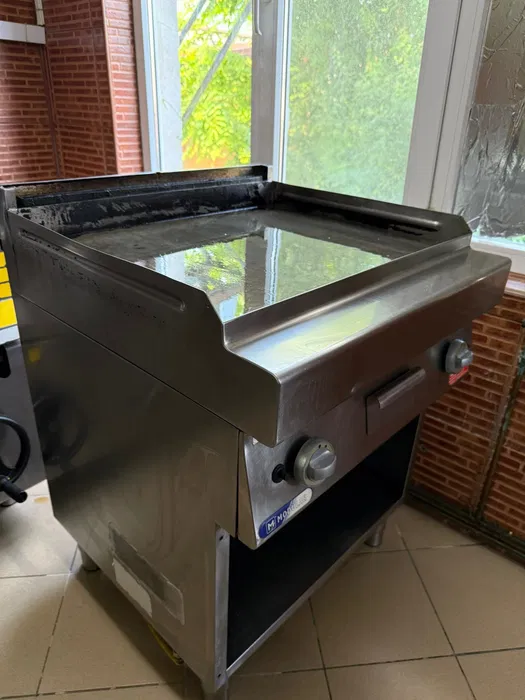 Plita grill profesionala Modular Fry Top pe gaz, 2 zone de gatire, placa neteda din otel
