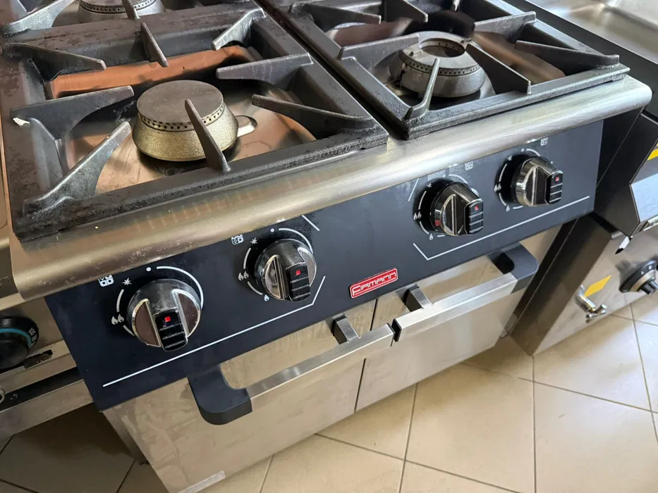 Aragaz profesional Firmann cu 4 arzatoare pe gaz si dulap inox pentru restaurante HoReCa