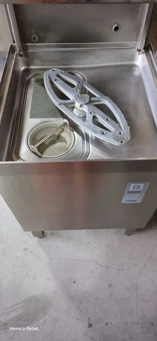 Masina profesionala de spalat vase Winterhalter PT-M cu capota, echipament HoReCa pentru spalare intensiva - Imagine 3