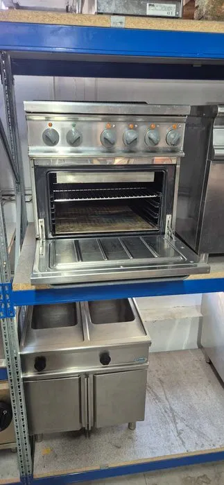 Plita electrica profesionala FAGOR cu 4 ochiuri si cuptor electric, aragaz horeca 400V