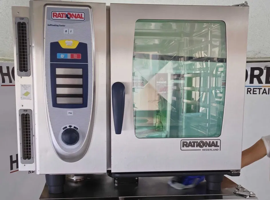 Cuptor profesional Rational pe gaz 6 tavi GN 1/1, convectomat HoReCa pentru restaurante si hoteluri