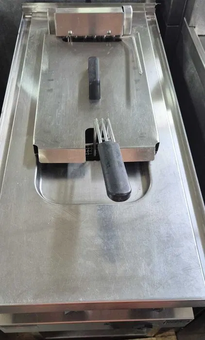 Friteuza profesionala electrica MKN Optima 700, 12.5 litri, 380V, pentru restaurante si fast-food - Imagine 2
