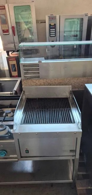 Grill profesional pe gaz cu roca vulcanica pentru restaurant fast food catering HoReCa - Imagine 2