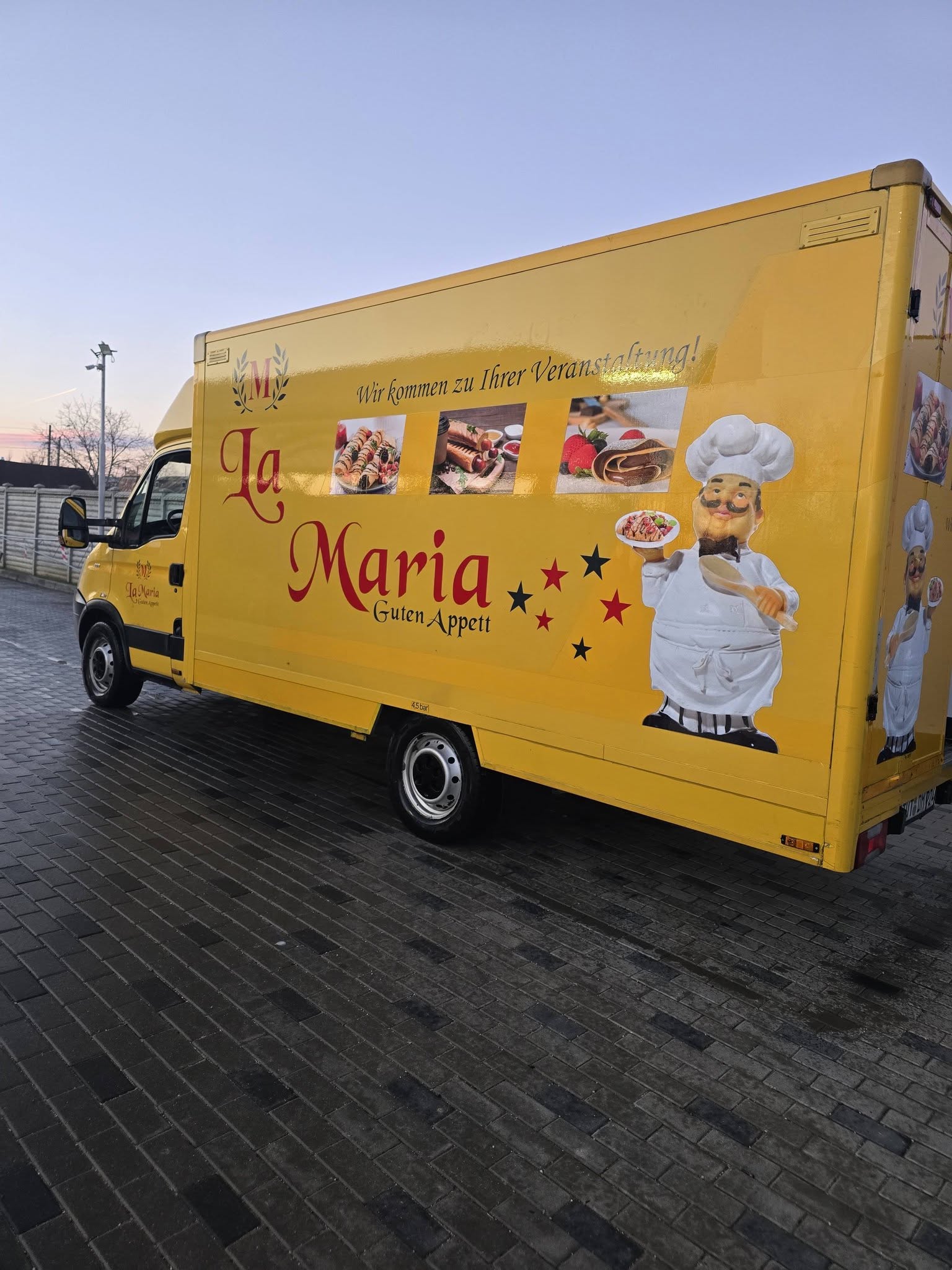 Iveco Daily Fast-Food Complet Echipat - Food Truck Profesional de Vanzare | Street Food HoReCa - Imagine 2